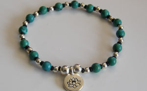 Jewelry - Turquoise bead bracelet